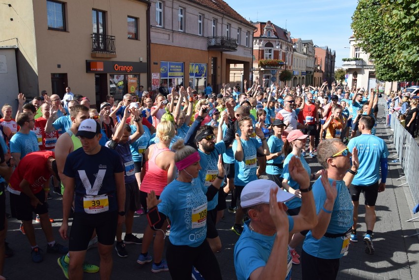 Blisko 400 biegaczy wystartowało w IX Biegu Przemysława w Pleszewie