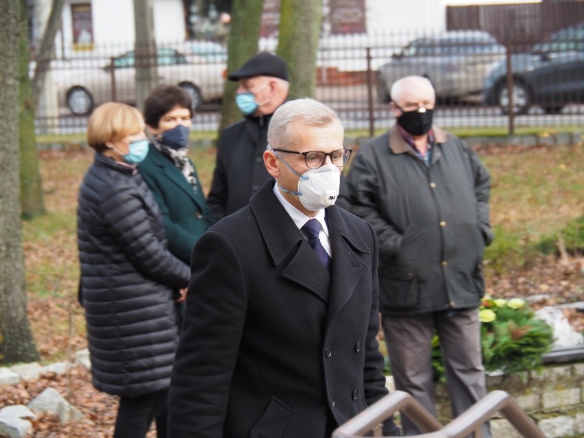 Ostatnie pożegnanie Macieja Grubskiego. Były senator spoczął na cmentarzu w Konstantynowie Łódzkim  ZDJĘCIA