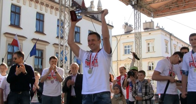 Maciej Dobrowolski był siatkarzem Asseco od 2011 roku. Z rzeszowską drużyną zdobył dwa tytuły Mistrza Polski oraz srebrny medal Pucharu CEV.