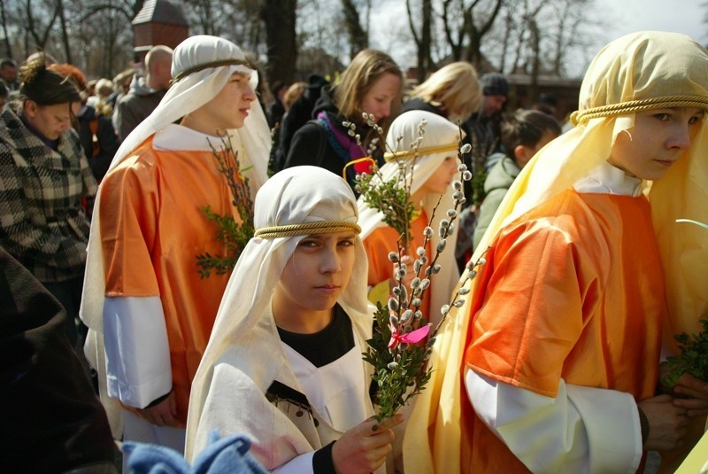 Wrocław: Poświęcili palmy u franciszkanów (ZDJĘCIA)
