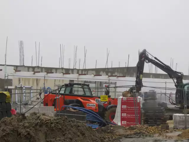 Wrzesień 2020. Plac budowy McDonald"s w Andrychowie i KFC w Wadowicach