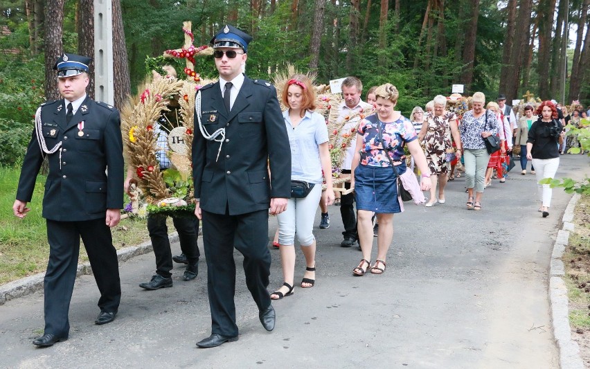 Prezentacja dożynkowych wieńców, stoiska sołectw, konkursy i...