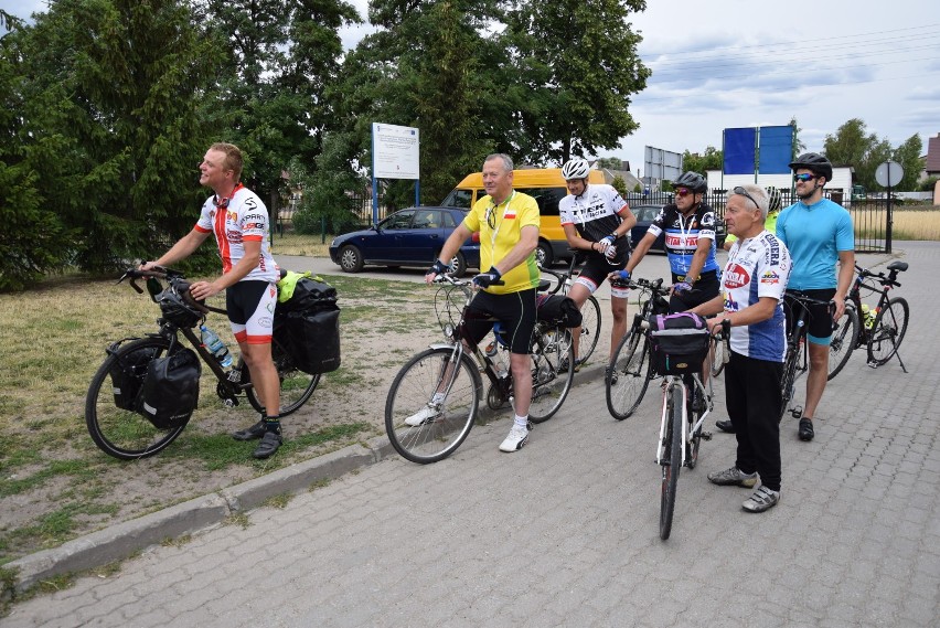Karol Dziedziul wrócił z charytatywnej wyprawy dookoła Polski (zdjęcia)
