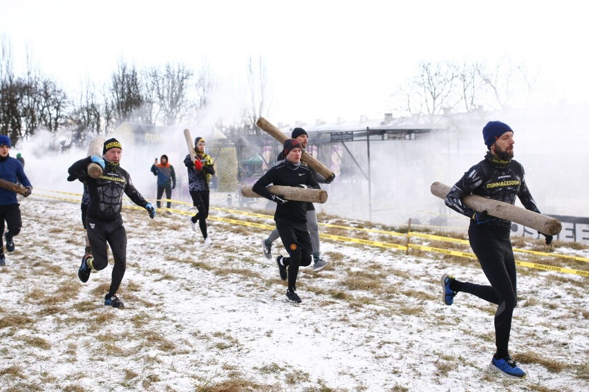 Runmageddon - Twierdza Modlin 2022. Zdjęcia uczestników z trasy zawodów. Tak wyglądała rywalizacja