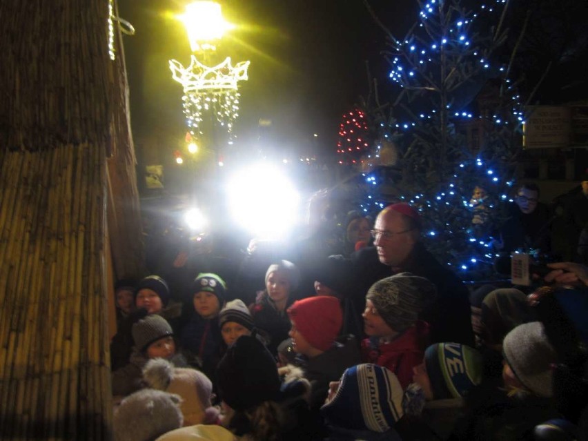 Gniezno: szopka bożonarodzeniowa przed gnieźnieńską katedrą [FOTO] 