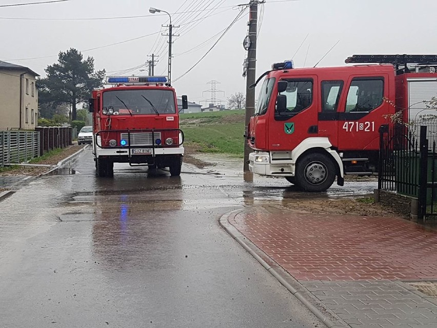 Rozlewiska w Jastrzębiu: strażacy walczą z żywiołem