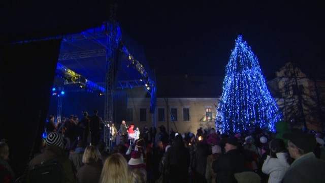 Po raz siódmy na ulicy Franciszkańskiej przed Domem Arcybiskupów ...