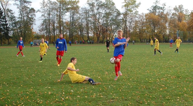 Zatoka 95 Puck - Kaszuby Połchowo 0:2 (0:2). Piłkarski Serwis Powiatu Puckiego