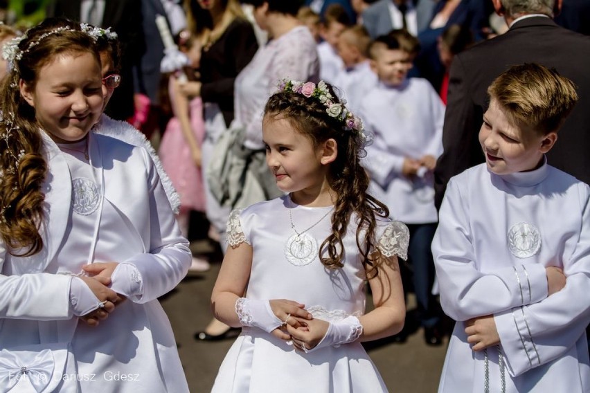 Wałbrzych: I Komunia Św. 2019. Uroczystość w parafii św. Jerzego i Matki Bożej Różańcowej na Białym Kamieniu [ ZDJĘCIA]