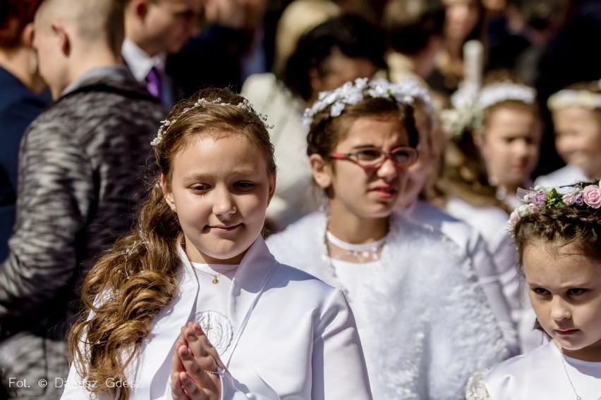 Wałbrzych: I Komunia Św. 2019. Uroczystość w parafii św. Jerzego i Matki Bożej Różańcowej na Białym Kamieniu [ ZDJĘCIA]