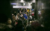 Łącznik na stacji metra Świętokrzyska zostanie zamknięty? "Jeśli będzie stwarzać zagrożenie". Najgorsze miejsce w warszawskim metrze
