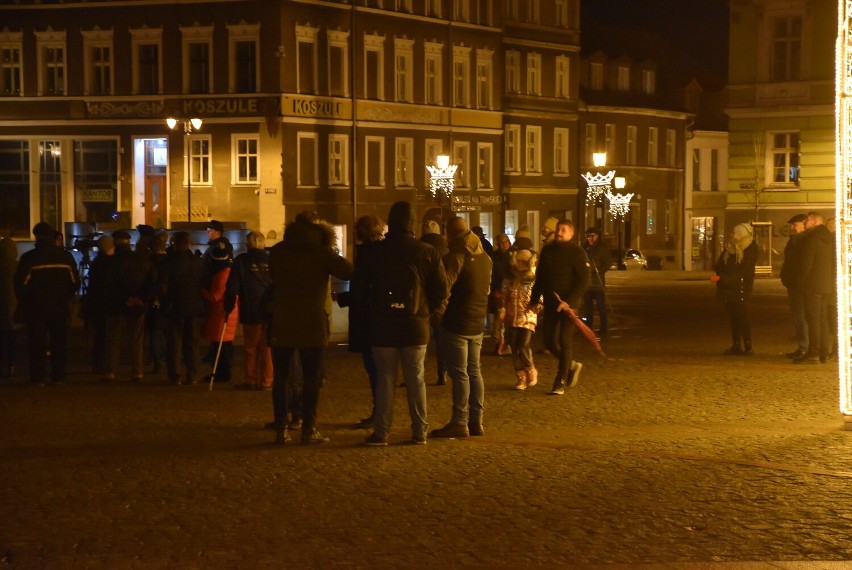 Gniezno. Protestowali przeciw nowelizacji Ustawy o radiofonii i telewizji „Lex TVN” [FOTO]