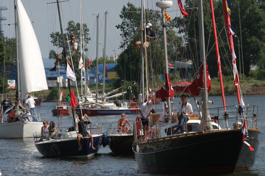 Gdańsk przed żeglarskim świętem ( Zdjęcia fregat z poprzednich lat)