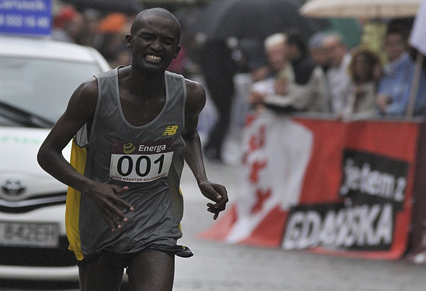 Maraton Solidarności w Trójmieście: Wygrał Kenijczyk. Zobacz, jak biegali! [MAPY/ ZDJĘCIA]