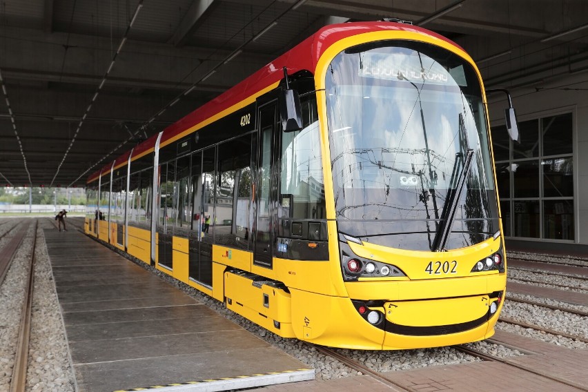 Nowe tramwaje dla Warszawy