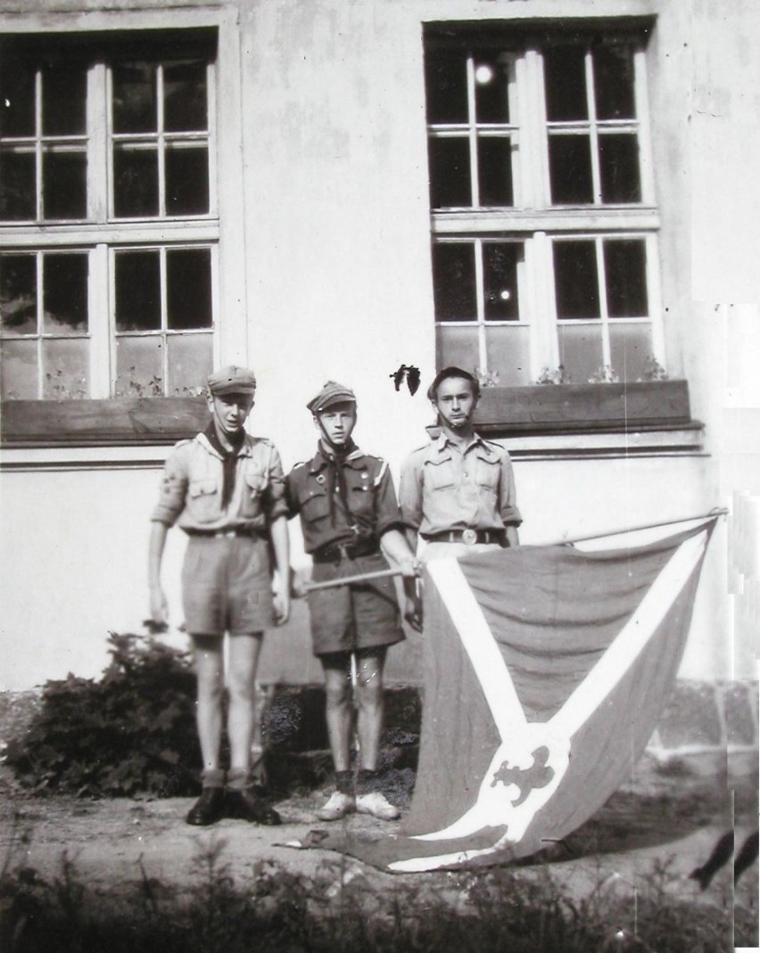Bandera ZHP.