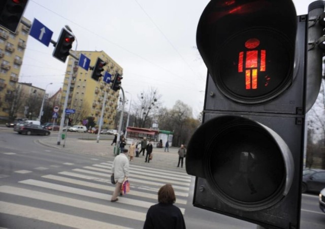 Skrzyżowanie ulicy Woronicza i Modzelewskiego w Warszawie niebezpieczne dla pieszych?