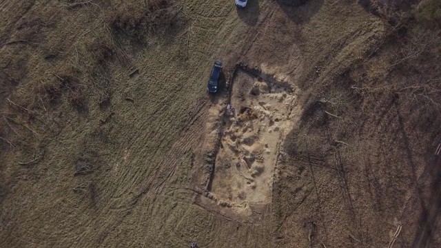 Przy Jeziorze Mierzyńskim pod Międzychodem ludzie mieszkali już 800 lat przed naszą erą. Potwierdzają to ostatnie odkrycia archeologiczne (25.03.2021).