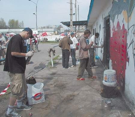 Nie trzeba niszczyć ścian - miasto często udostępnia grafficiarzom budynki. Fot: IRENEUSZ DOROŻAŃSKI