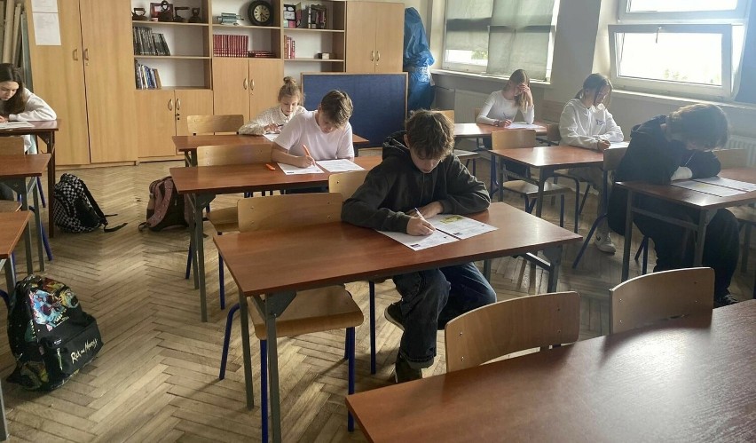 Uczniowie kazimierskiej „trójki” w Ogólnopolskiej Olimpiadzie z Historii. Szkoła trzyma kciuki i czeka na wyniki