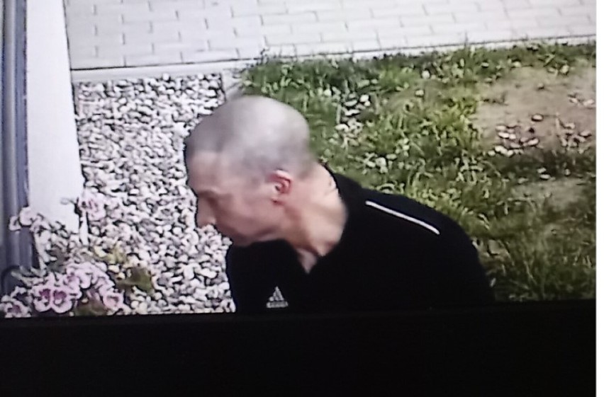 Gdynia. Policja poszukuje kolejnych osób w związku z przestępstwami i ujawnia ich wizerunki. Rozpoznajesz tych mężczyzn?