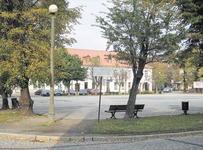 Oświęcimski rynek jeszcze wymaga zmian, ale ujmuje spokojem