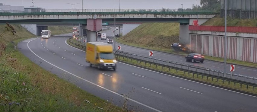 Do kolizji doszło w poniedziałek rano na DTŚ w Rudzie...