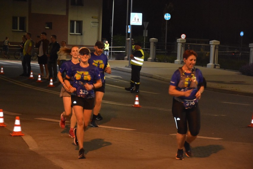 Uczestnicy Rybnickiego Półmaratonu Księżycowego pobiegli...