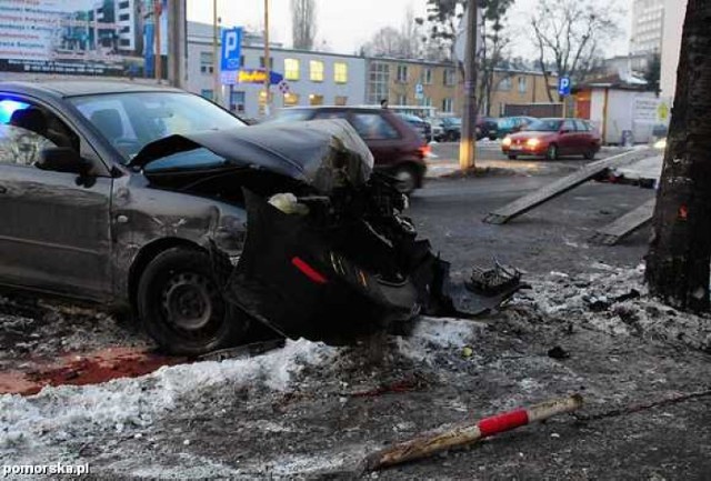 wypadek|mazda|królowej jadwigi