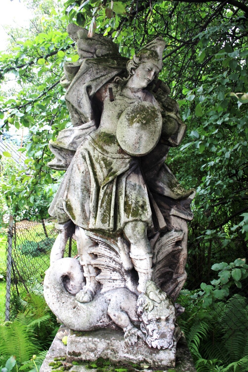 Rzeźba archanioła z ulicy Ogrodowej w Zamościu