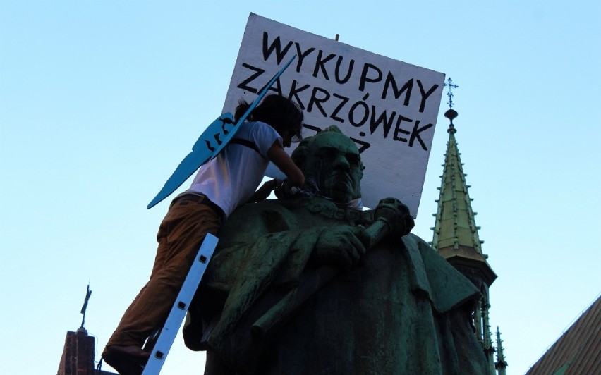 Modraszki protestują w obronie Zakrzówka