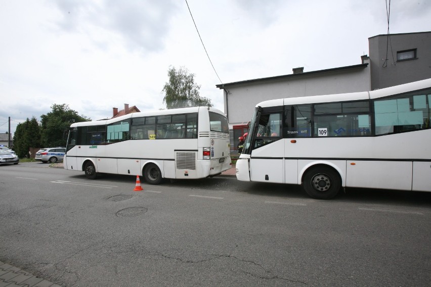 Wypadek w Będzinie. Zderzyły się dwa autobusy, 17 osób rannych [ZDJĘCIA, WIDEO]