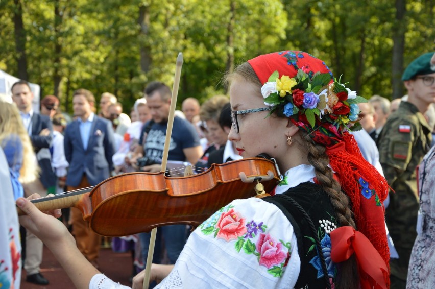 Dożynki Prezydenckie 2019 w Spale. Konkurs na najładniejszy wieniec dożynkowy [ZDJĘCIA, FILM]