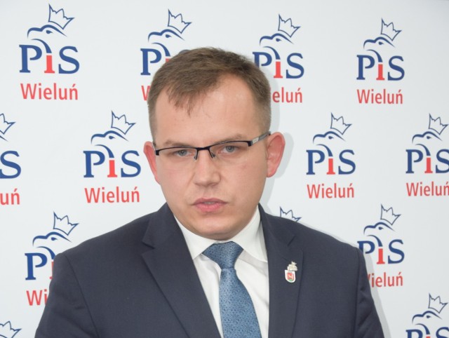 Wieluń. Paweł Rychlik twierdzi, że opozycja wykorzystuje wyrok TK do "podpalania Polski