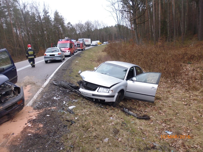 Wypadek na DK 55. Cztery osoby ranne [ZDJĘCIA]