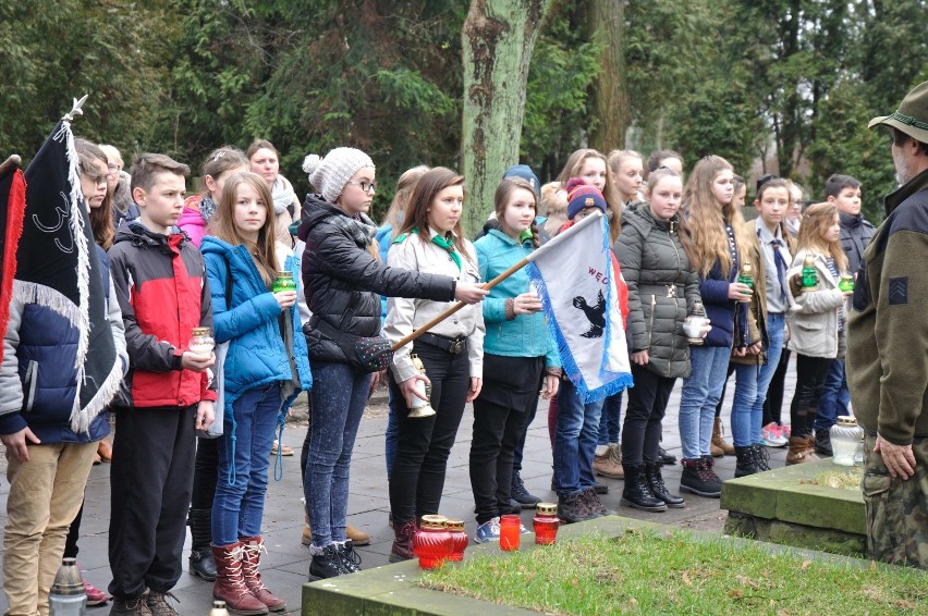 Betlejemskie Światło Pokoju odebrane przez harcerzy z powiatu kaliskiego [FOTO]