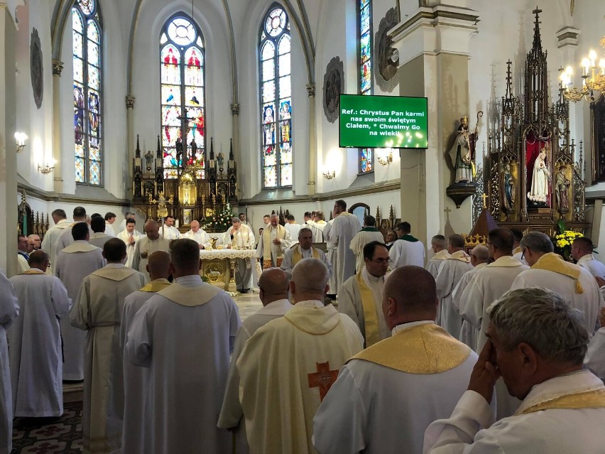 Kapłani z Diecezji Ełckiej modlili się o świętość [Zdjęcia] 
