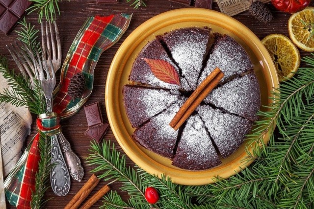 Makowce, pierniki, serniki, ciasteczka, strucle - to wypieki, które chętnie kupujemy na święta Bożego Narodzenia. Zobacz w których buskich cukierniach kupisz najsmaczniejsze. Zapraszamy do naszej galerii i życzymy smacznego. 

>>> ZOBACZ WIĘCEJ NA KOLEJNYCH ZDJĘCIACH 