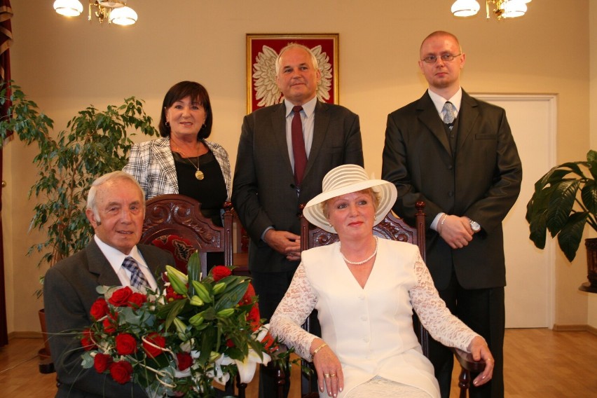 W roku 2012 Marek Szwarc (na zdjęciu na dole z żoną Ewą)...