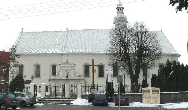 W kościele parafii pod wezwaniem Podwyższenia Krzyża Świętego w Kazimierzy Wielkiej sprawowane będą dodatkowe Msze święte o godzinie 17 (od poniedziałku do piątku) w intencji mieszkańców poszczególnych wiosek i ulic.