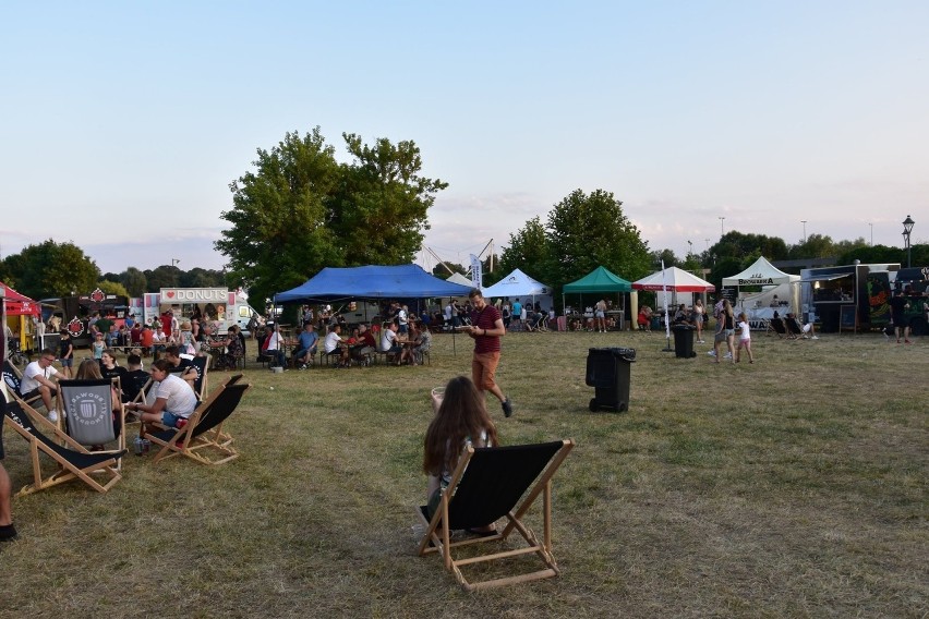 Festiwal Food Trucków i Piwa 2020 w Staszowie. Spore zainteresowanie i dużo pyszności (ZDJĘCIA)