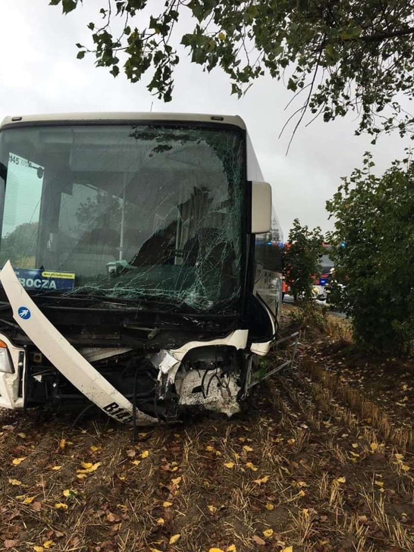 Do zderzenia osobowej toyoty z autobusem PKS doszło przed...