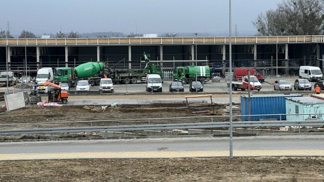 Tak powstaje nowy Park Handlowy Wojkowice

Zobacz kolejne zdjęcia/plansze. Przesuwaj zdjęcia w prawo naciśnij strzałkę lub przycisk NASTĘPNE