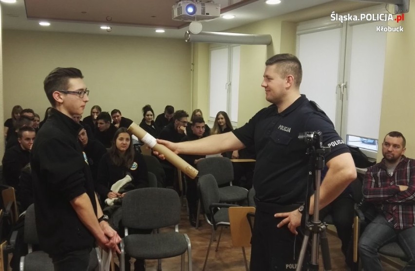 Kłobuck: Z licealistami o współpracy policji z mediami [FOTO]