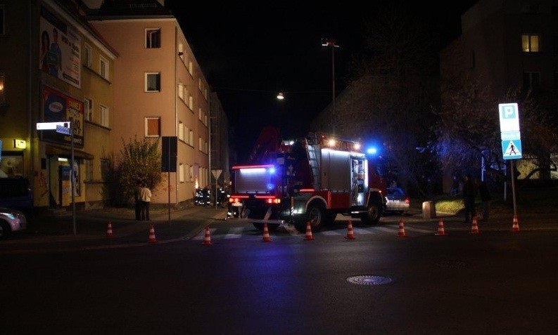 Opole: Pożar piwnicy w budynku przy ulicy Kośnego [ZDJĘCIA]