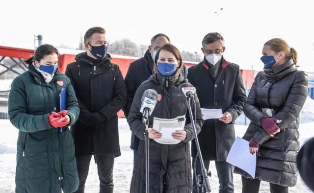 01.02.2021 gdansk
agnieszka pomaska i inni przedstawiciele koalicji obywatelskiej podczas konferencji poswieconej ustawie metropolitalnej
fot. przemek swiderski / polska press / dziennik baltycki