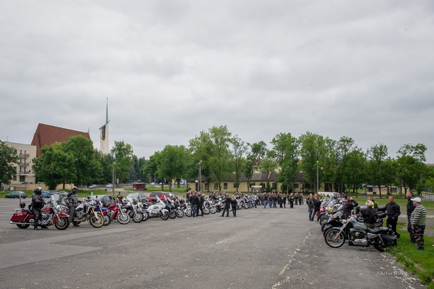 Tarnowscy motocykliści upamiętnili 80. rocznicę I Transportu do KL Auschwitz [ZDJĘCIA]