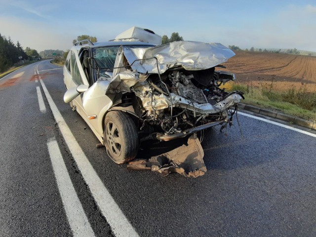 Do tragicznego wypadku doszło w poniedziałek rano na drodze krajowej nr 20 w okolicach miejscowości Sitno.
