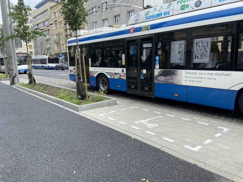 Kolejna zmiana na ul. 10 Lutego w ostatnich miesiącach. Zakończono prace drogowe