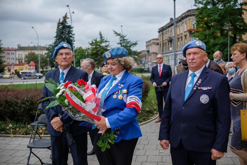 Tarnów. Dzień Sybiraka pod Pomnikiem Ofiar Stalinizmu [ZDJĘCIA]